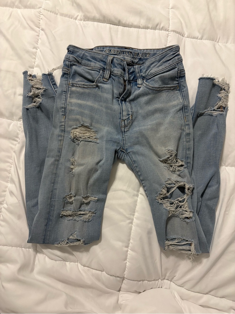 American Eagle Outfitters Light Wash Distressed Skinny Jeans